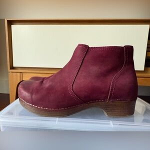 Dansko Barbara in Burgundy or Burnished Wine Nubuck Women’s size 11.5 or EU 42